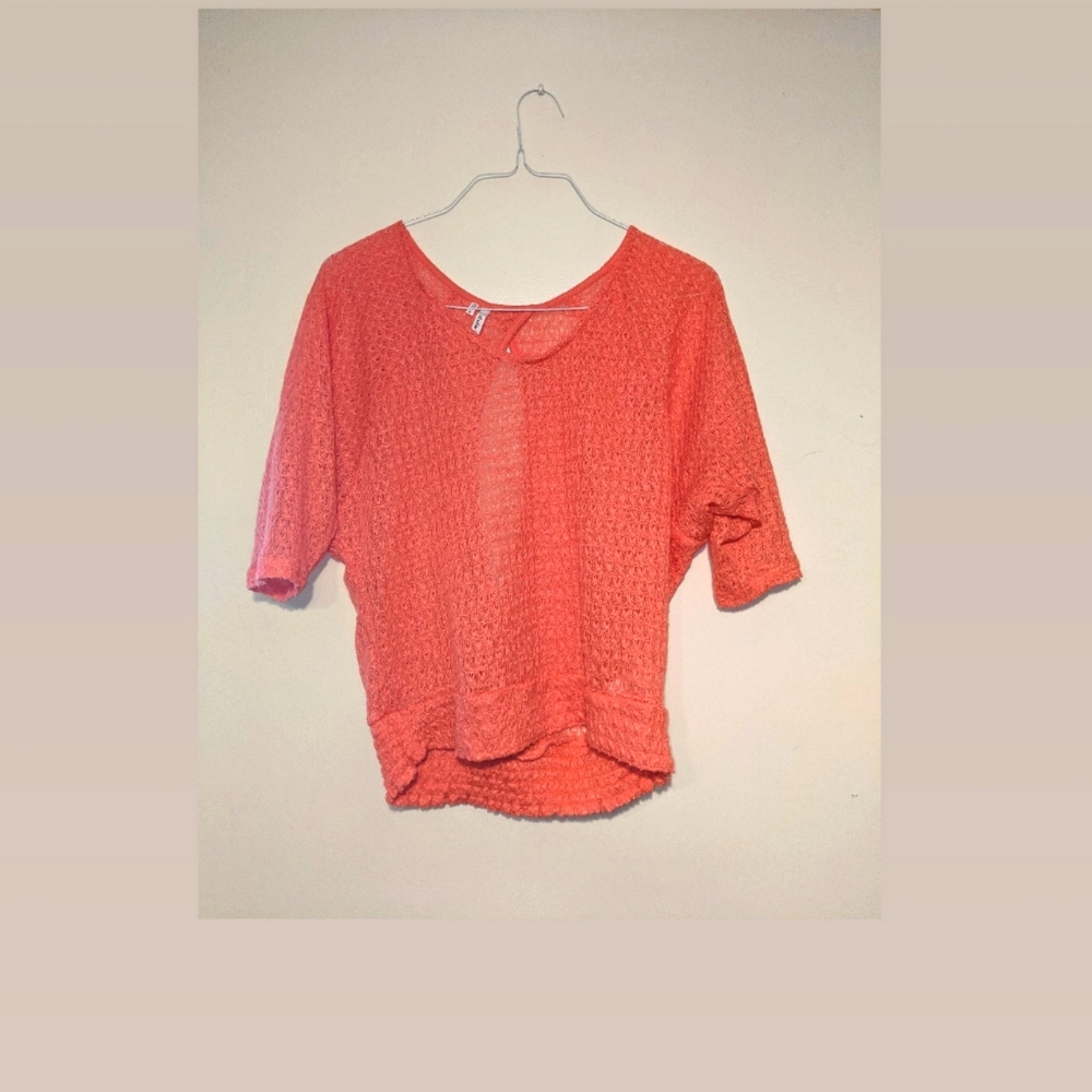 Studio Y, Size Small, Coral Top